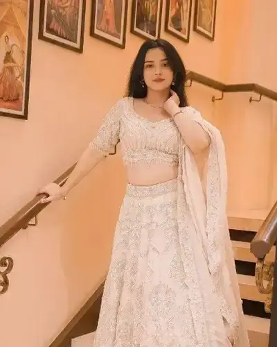 Escort Kalavad